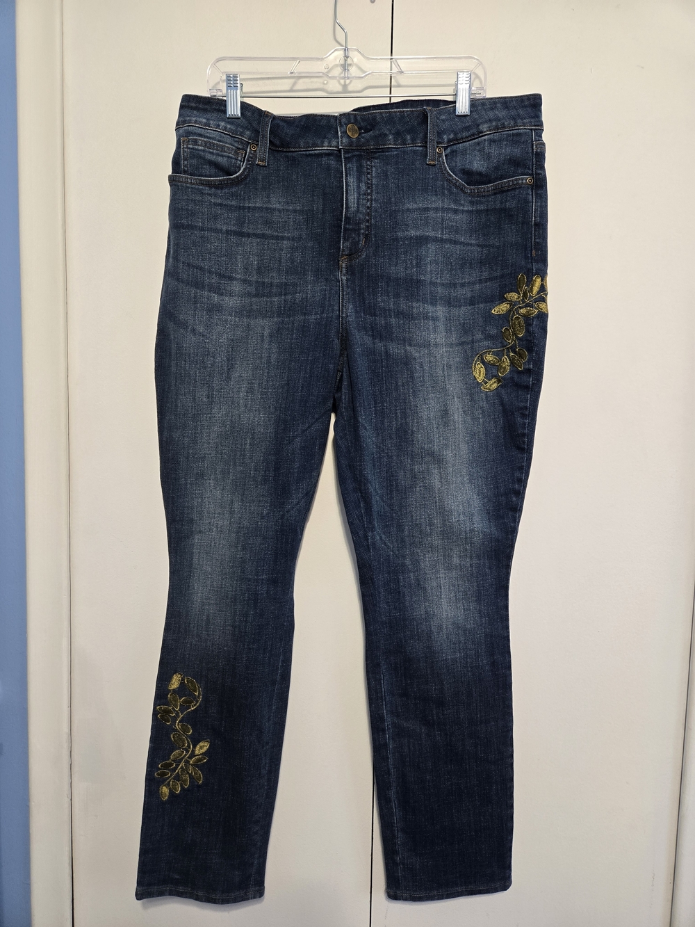 NYDJ Alina Legging Jeans Size 18 Lift Tuck Embroidered Stretch Denim